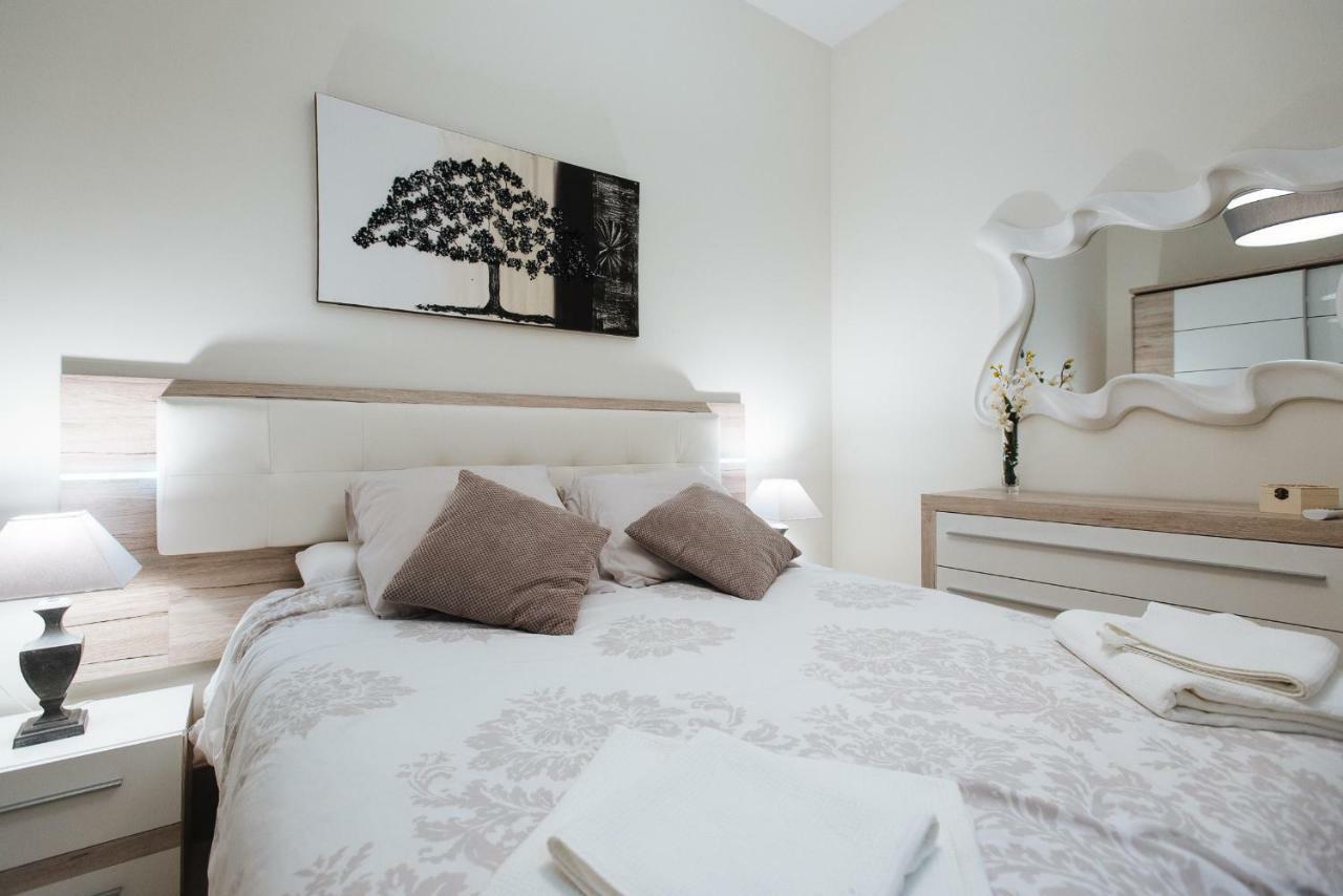 Luxury Apartment Penuelas Free Parking Sevilha Exterior foto