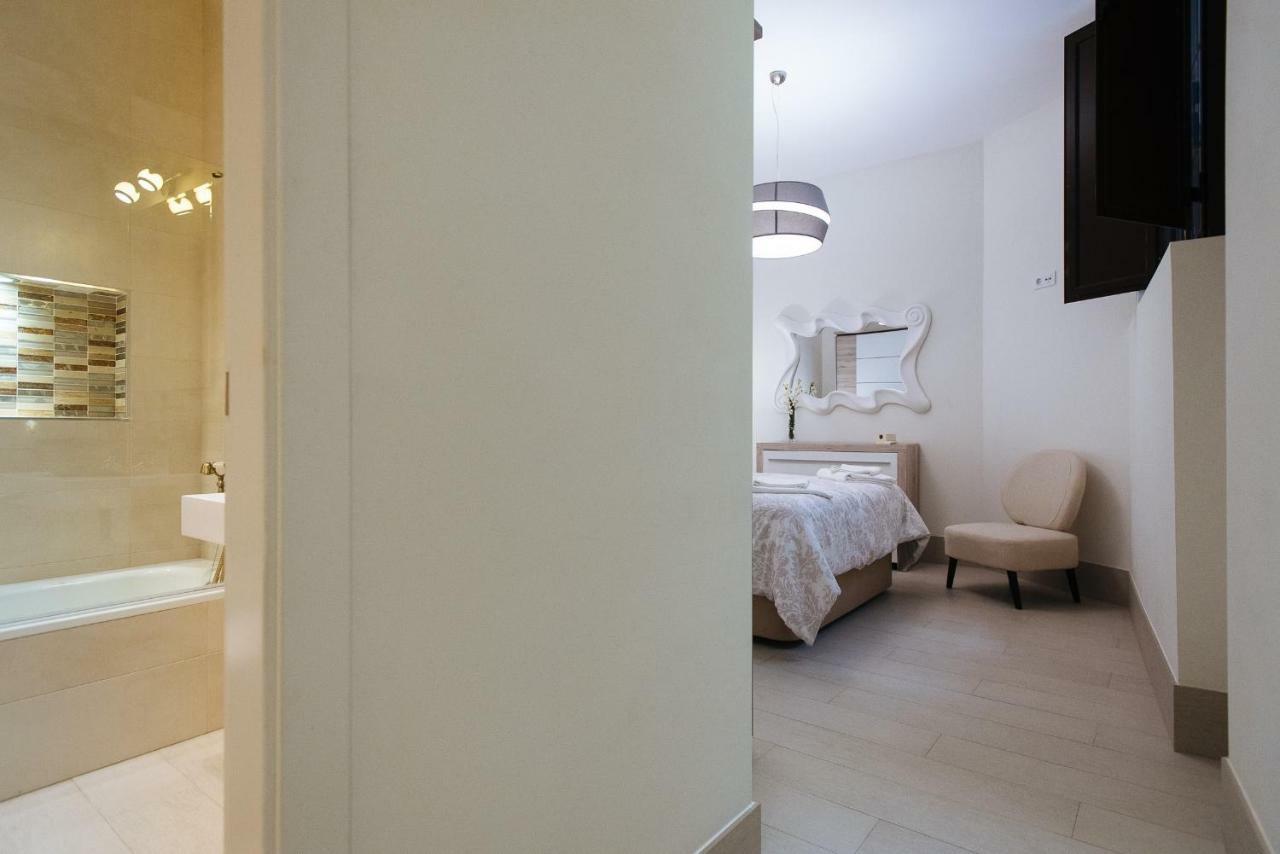 Luxury Apartment Penuelas Free Parking Sevilha Exterior foto